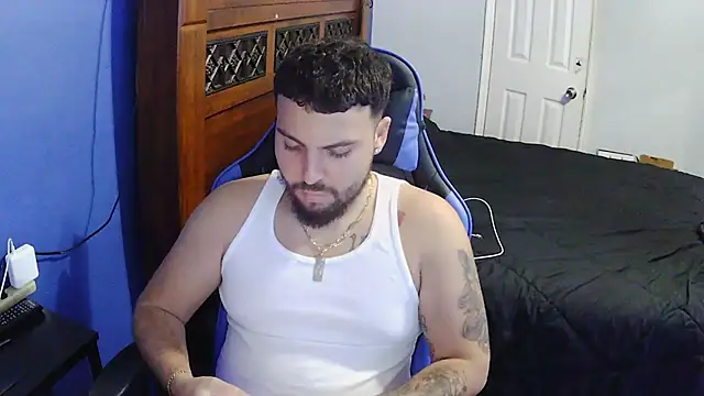 Snapshot of MasterKvn chatting on February 11, 6:40 am MasterKvn online show from February 11, 6:40 am