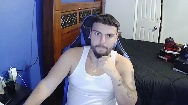 Snapshot of MasterKvn chatting on February 13, 3:50 am MasterKvn online show from February 13, 3:50 am