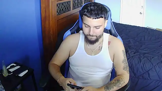 Snapshot of MasterKvn chatting on March 5, 8:42 pm MasterKvn online show from March 5, 8:42 pm