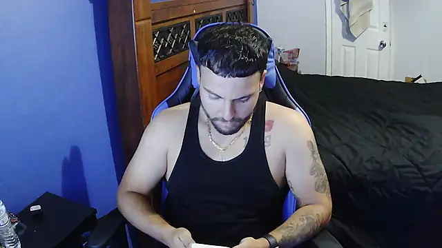 Snapshot of MasterKvn chatting on October 29, 8:16 am MasterKvn online show from October 29, 8:16 am