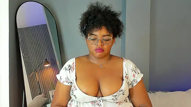 Snapshot of conielaurenth chatting on January 31, 2:48 am conielaurenth online show from January 31, 2:48 am