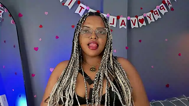 Snapshot of conielaurenth chatting on February 14, 1:34 am conielaurenth online show from February 14, 1:34 am