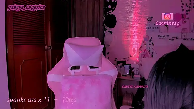 gabyye capprins online show from February 7, 12:03 am