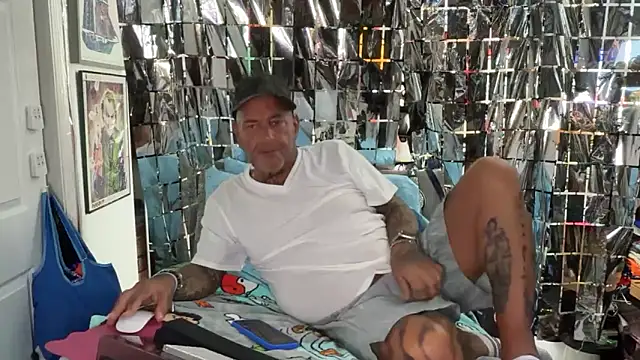 joeytatts66 online show from April 4, 1:48 am