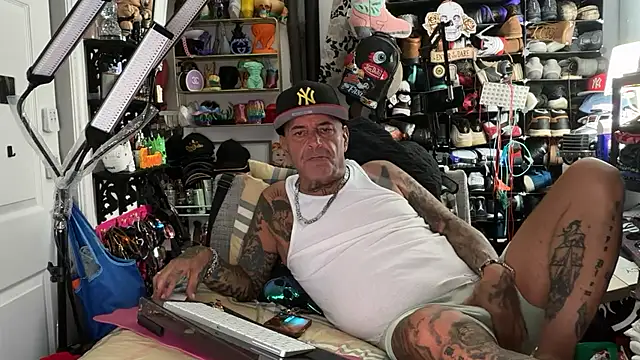 Snapshot of joeytatts66 chatting on July 17, 3:02 am joeytatts66 online show from July 17, 3:02 am