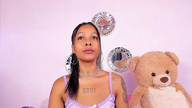 Snapshot of natali_henao chatting on May 14, 6:37 pm natali henao online show from May 14, 6:37 pm