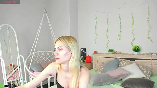 Cherry Price online show from June 11, 12:08 am