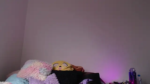 iam emy online show from January 30, 4:24 pm