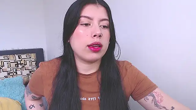 iam emy online show from October 18, 9:04 pm