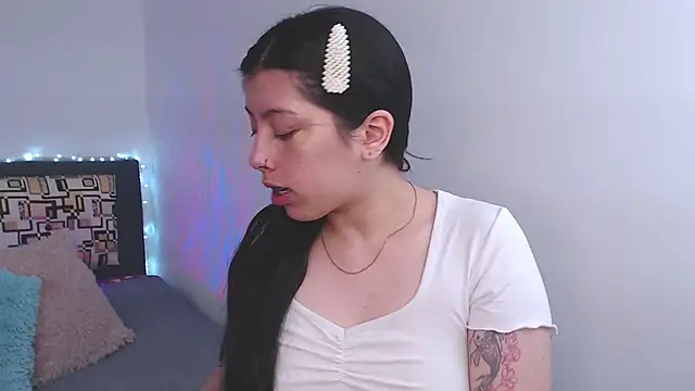 iam emy online show from October 27, 8:02 pm