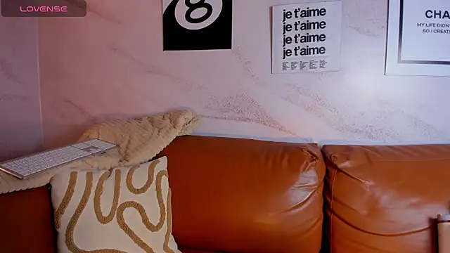 Belliinda 21 online show from April 16, 7:03 pm