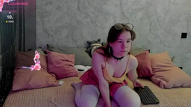 Hibisceae online show from November 28, 6:32 pm