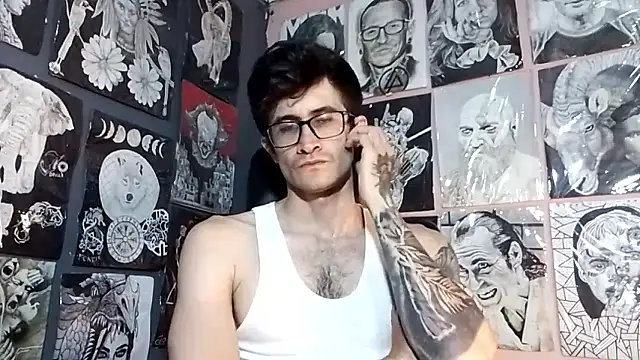 Loggan donnelly online show from January 17, 11:30 pm