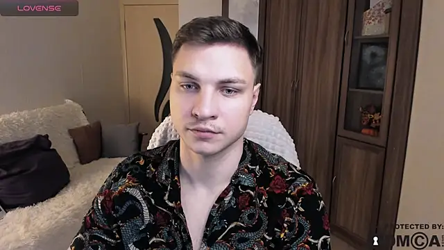 Snapshot of handsome_guy01 chatting on October 23, 6:56 am handsome guy01 online show from October 23, 6:56 am