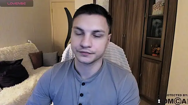 Snapshot of handsome_guy01 chatting on October 25, 7:30 pm handsome guy01 online show from October 25, 7:30 pm