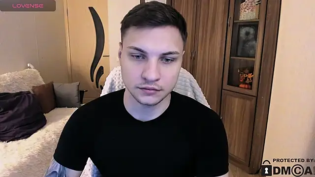 Snapshot of handsome_guy01 chatting on October 29, 8:05 am handsome guy01 online show from October 29, 8:05 am