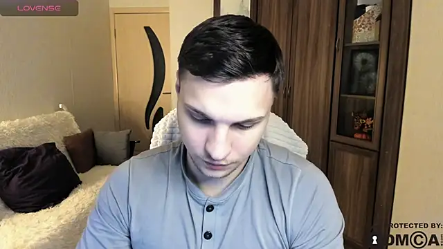 Snapshot of handsome_guy01 chatting on October 30, 6:30 pm handsome guy01 online show from October 30, 6:30 pm