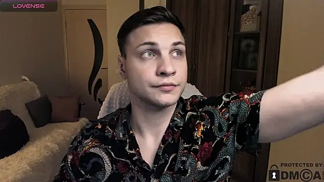 Snapshot of handsome_guy01 chatting on November 6, 5:14 pm handsome guy01 online show from November 6, 5:14 pm