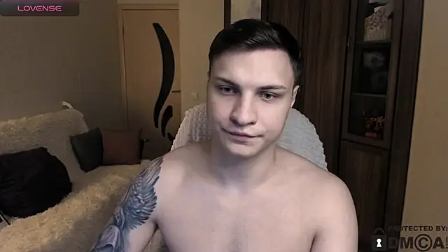 Snapshot of handsome_guy01 chatting on November 8, 5:40 am handsome guy01 online show from November 8, 5:40 am