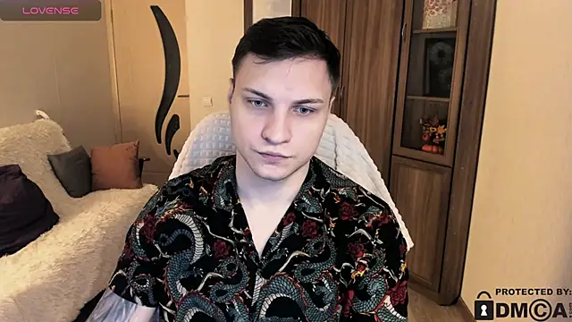 Snapshot of handsome_guy01 chatting on November 11, 5:29 am handsome guy01 online show from November 11, 5:29 am