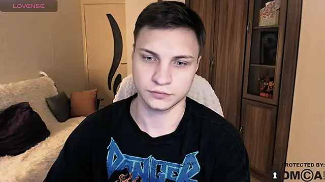 Snapshot of handsome_guy01 chatting on November 11, 6:41 pm handsome guy01 online show from November 11, 6:41 pm