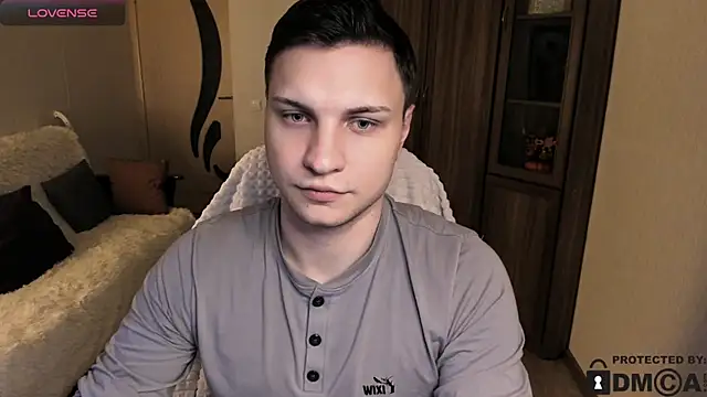 Snapshot of handsome_guy01 chatting on November 16, 6:57 pm handsome guy01 online show from November 16, 6:57 pm