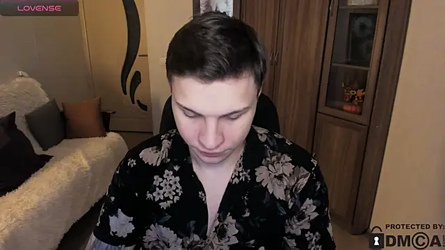 Snapshot of handsome_guy01 chatting on November 25, 10:32 pm handsome guy01 online show from November 25, 10:32 pm