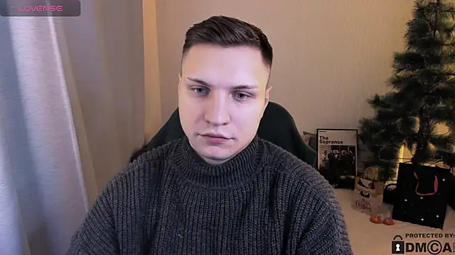 Snapshot of handsome_guy01 chatting on January 5, 8:45 pm handsome guy01 online show from January 5, 8:45 pm