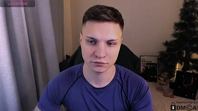 Snapshot of handsome_guy01 chatting on January 7, 2:36 am handsome guy01 online show from January 7, 2:36 am