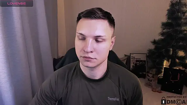 Snapshot of handsome_guy01 chatting on January 8, 12:57 am handsome guy01 online show from January 8, 12:57 am