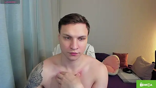 handsome guy01 online show from April 2, 7:22 pm