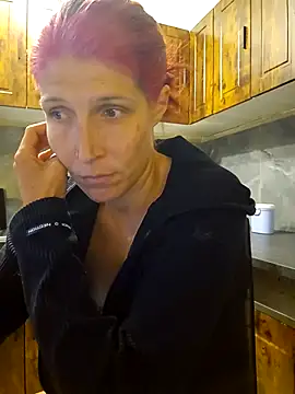 Snapshot of Lenchen_ chatting on May 15, 7:43 pm Lenchen online show from May 15, 7:43 pm