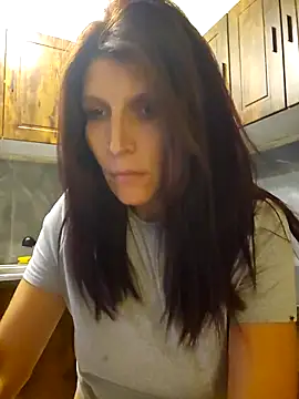Snapshot of Lenchen_ chatting on June 5, 7:41 pm Lenchen online show from June 5, 7:41 pm