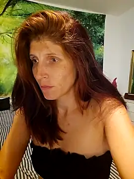 Snapshot of Lenchen_ chatting on July 4, 7:31 pm Lenchen online show from July 4, 7:31 pm