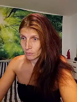 Snapshot of Lenchen_ chatting on July 6, 6:54 pm Lenchen online show from July 6, 6:54 pm