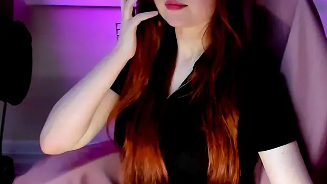 CarolGiggly online show from May 5, 12:51 am