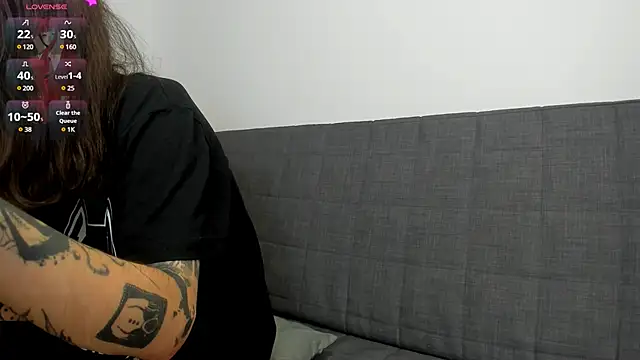 Snapshot of ravenousbiter chatting on December 11, 8:07 pm ravenousbiter online show from December 11, 8:07 pm