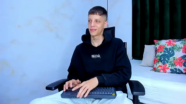 Snapshot of Adam_hard_ chatting on January 22, 7:45 pm Adam hard online show from January 22, 7:45 pm