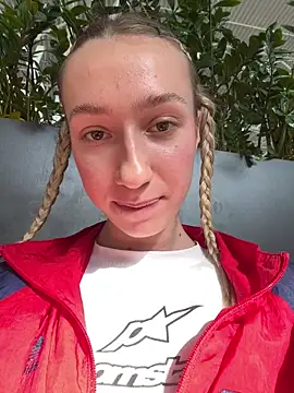 Lia  Love online show from September 9, 12:15 pm