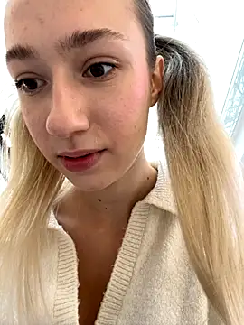 Lia  Love online show from September 13, 11:10 am