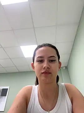 milaleoneli online show from March 7, 12:34 pm