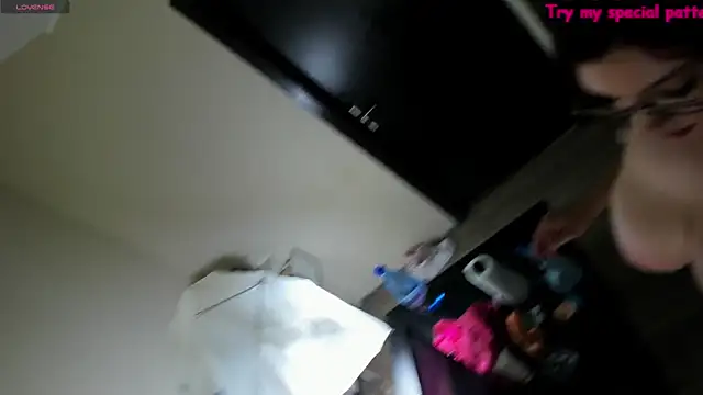 Snapshot of Milla_Heart chatting on February 3, 8:35 pm Milla Heart online show from February 3, 8:35 pm