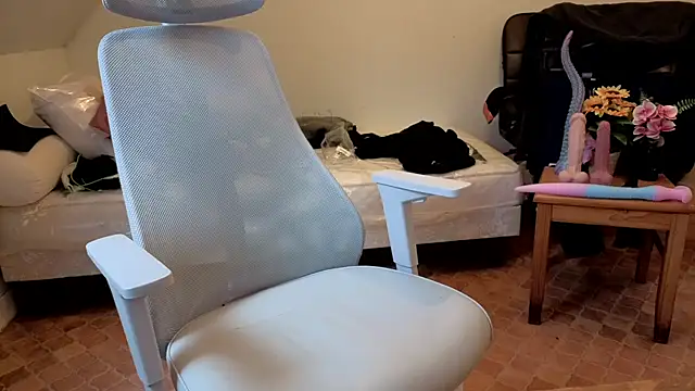 Snapshot of SteveStiffbone chatting on February 1, 1:31 pm SteveStiffbone online show from February 1, 1:31 pm