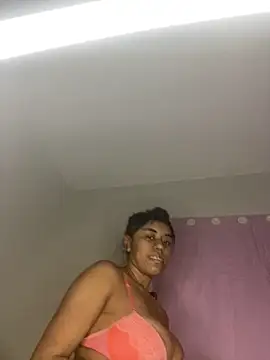 Snapshot of India_grelo_grande chatting on October 19, 6:30 pm India grelo grande online show from October 19, 6:30 pm