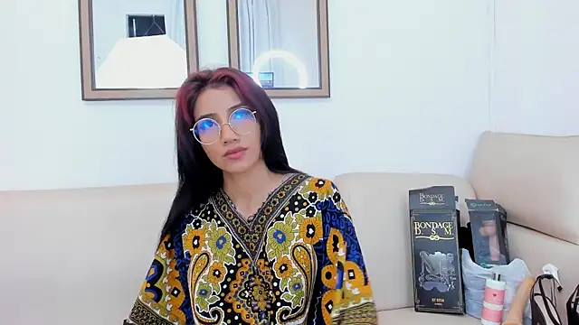 naomiii   online show from March 1, 1:22 am