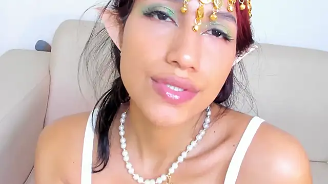 naomiii   online show from March 18, 4:15 am