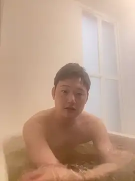 Snapshot of tuki_fu chatting on March 5, 11:06 am tuki fu online show from March 5, 11:06 am