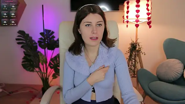 Snapshot of Hailey_Green chatting on February 22, 1:44 am Hailey Green online show from February 22, 1:44 am