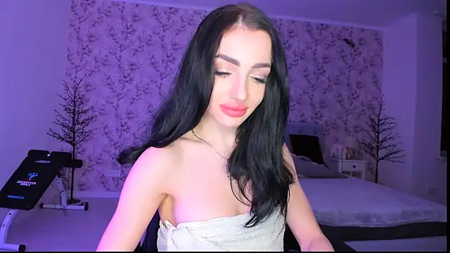 Snapshot of NancyLovee_ chatting on January 6, 4:00 pm NancyLovee online show from January 6, 4:00 pm