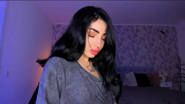 Snapshot of NancyLovee_ chatting on June 5, 8:47 pm NancyLovee online show from June 5, 8:47 pm